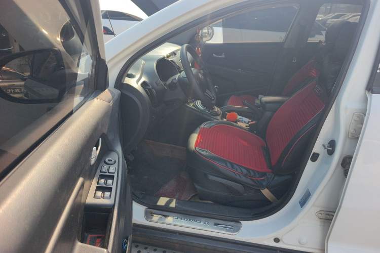 Used Kia Sportage R 2012 2.0L Manual Two-Wheel Drive GL Trim
