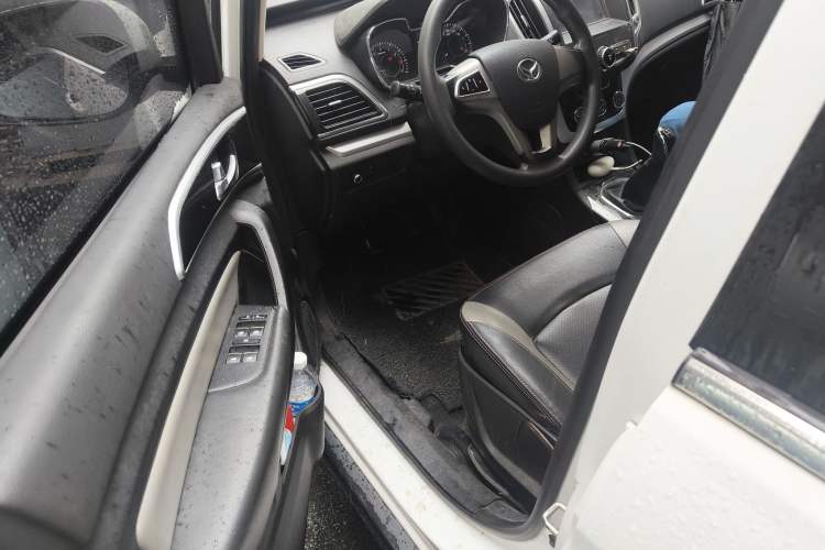 Used HYOSOW H3 2015 1.5L manual luxury version
