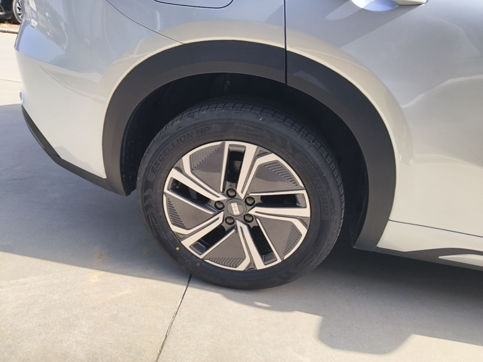 Geely Galaxy Xingjian 7 EM-i 2025 120km Launch+ Version — снимка 11