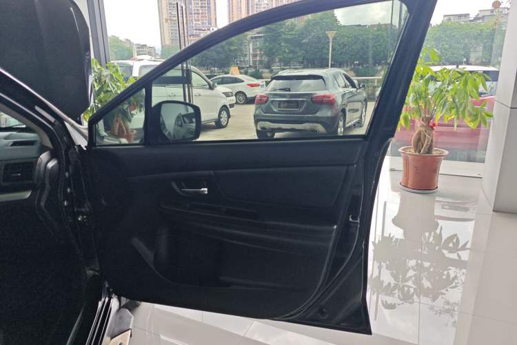 Used Subaru XV 2014 2.0i Comfort Edition
