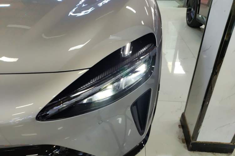 Used Xiaomi Auto YU7 2025 Ultra-Long Range All-Wheel Drive Pro Version
