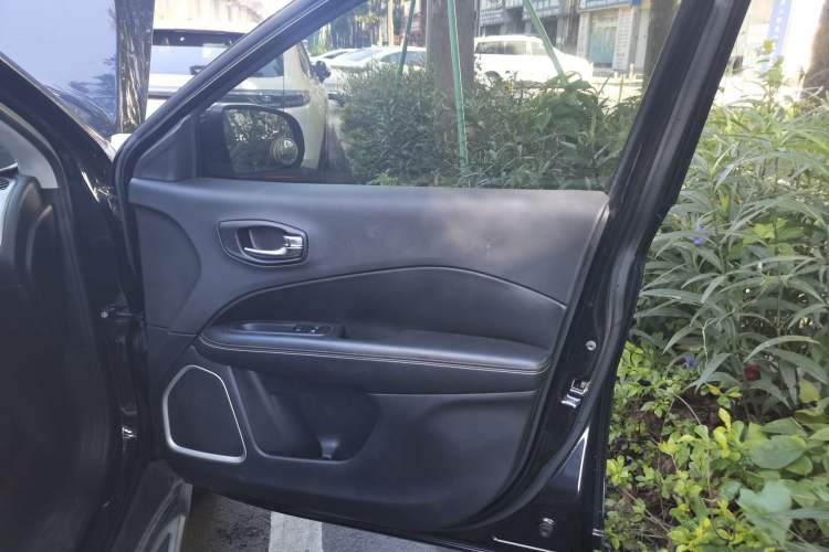 Used Jeep Compass 2017 200T Automatic Family Edition