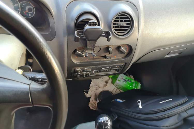 Used FAW Jiabao V52 2011 1.0L Practical Version LJ465QE1
