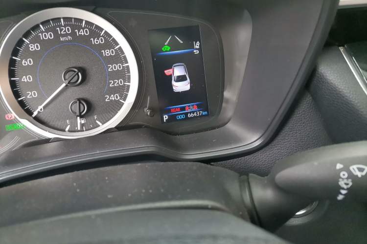 Used Toyota Corolla 2021 Dual-Motor 1.8L E-CVT Elite Edition Odometer Close Up