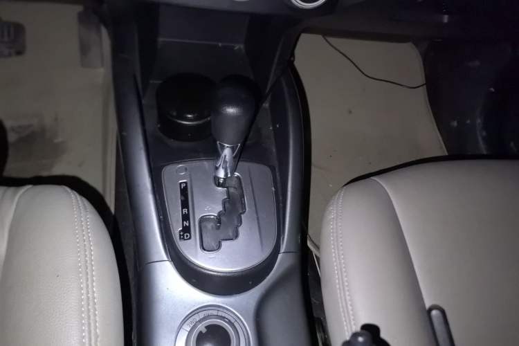 Used Mitsubishi Outlander 2010 Kijang 2.0 Sport Edition Gear Lever