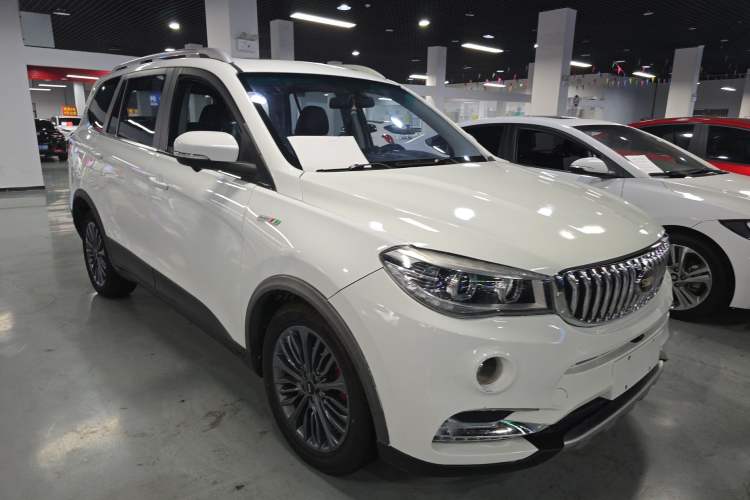 Used SWM X7 2019 1.5T automatic Comfort version 7 seats Front Right 45 Deg