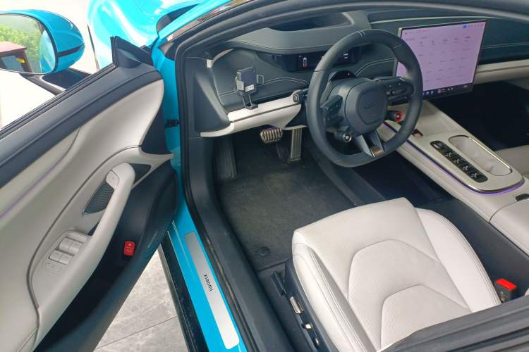 Used Xiaomi Auto SU7 2024 Four-Wheel Drive Ultra-Long Range Advanced Intelligent Driving Max Edition Driver Seat