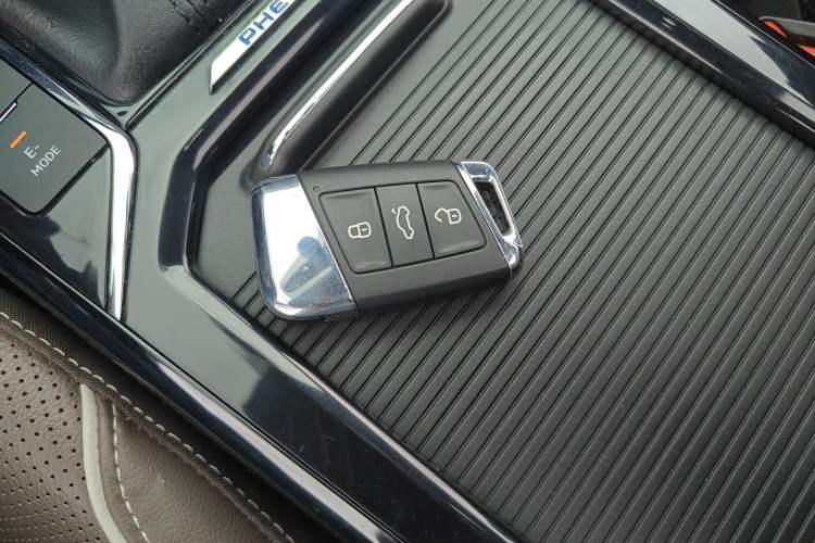 Used Volkswagen Passat New Energy 2020 430 PHEV Hybrid Luxury Edition China VI Standard Vehicle Key