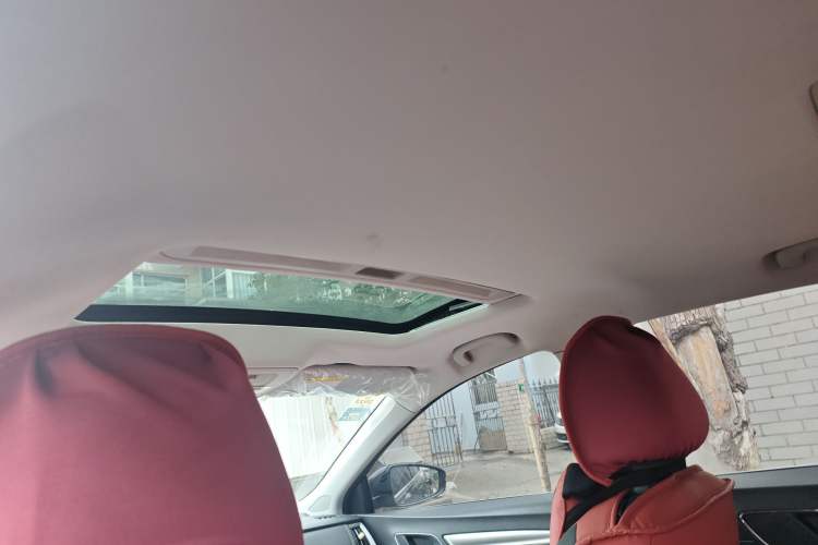 Used Roewe i6 2017 20T Manual Luxury Edition