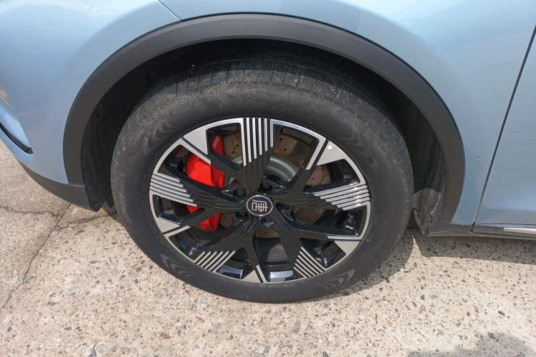 Used BYD Tang New Energy 2024 DM-p Champion Edition 215KM Four-Wheel Drive Deluxe Model Left Front Wheel Hub