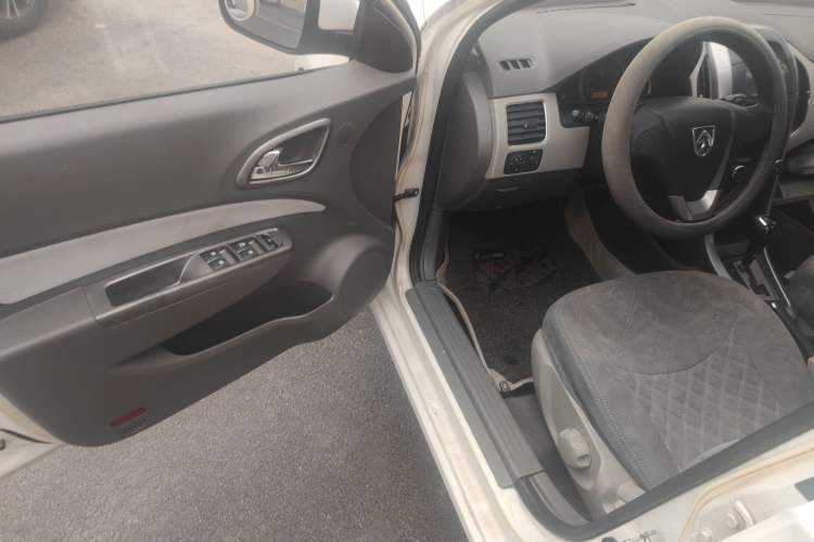 Used Baojun 630 2012 1.5L DVVT automatic comfort version