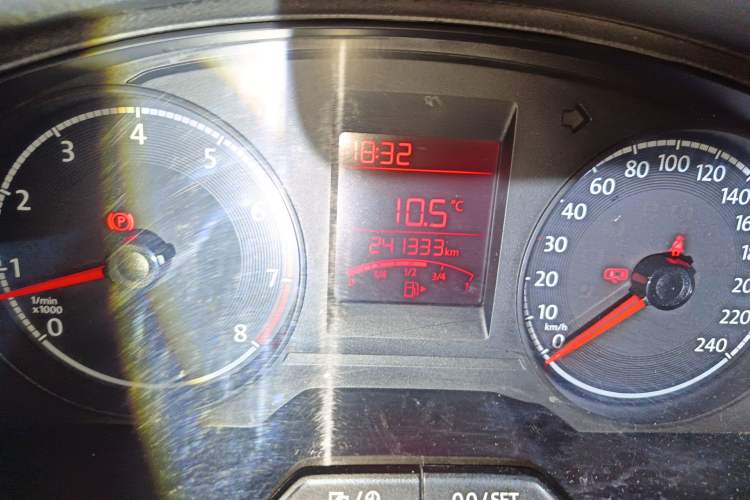 Used Volkswagen Santana 2016 1.6L Manual Fashion Edition Odometer Close Up