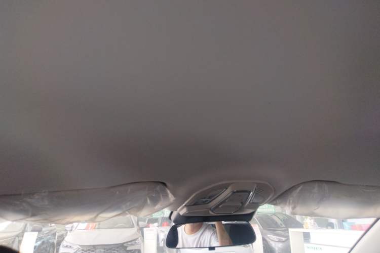 Used Wuling Xingguang 2024 Co-Creation Edition 510 Advanced Model
