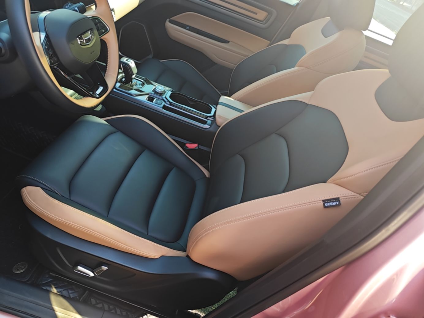 Geely Auto icon 2023 1.5TD Chocolate Luxe Edition — снимка 17