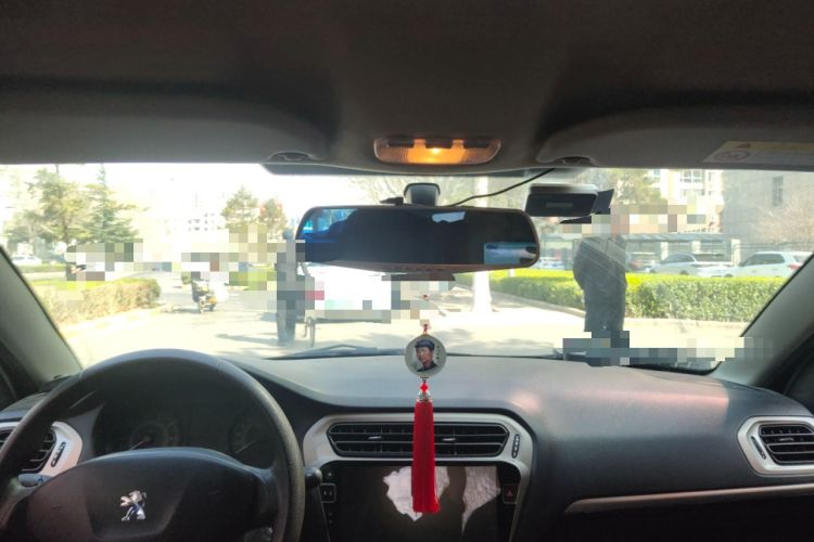 Used Peugeot 301 2016 1.6L Manual Comfort Edition Headliner