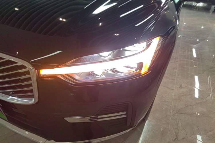 Used Volvo XC60 2026 B5 4x4 Smart Luxury Edition