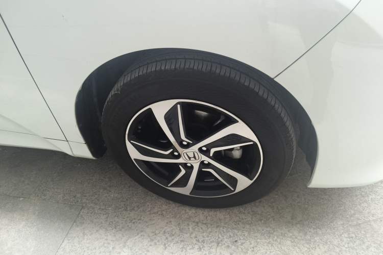 Used Honda Odyssey 2017 2.4L Smart Edition Right Front Wheel Hub