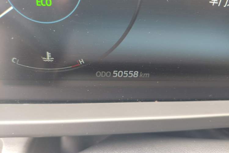 Used Ford Tourneo Custom 2023 2.0T Automatic Prestige Edition Odometer Close Up