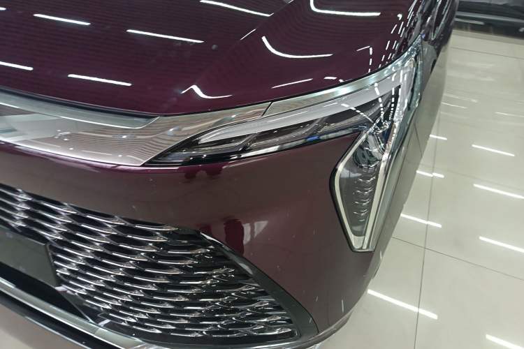 Used Buick Century 2023 2.0T Six-Seater Yinshi Edition Left Front Headlight