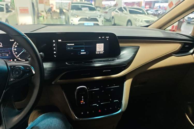 Used Buick GL8 2020 ES Land Cruiser 653T Luxury Model
