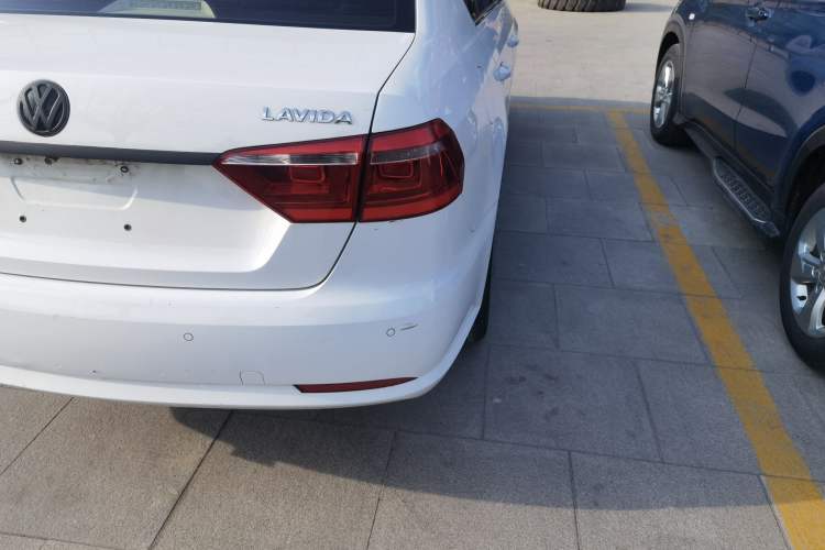 Used Volkswagen Lavida 2013 Restyled Classic 1.6L Automatic Comfort Edition
