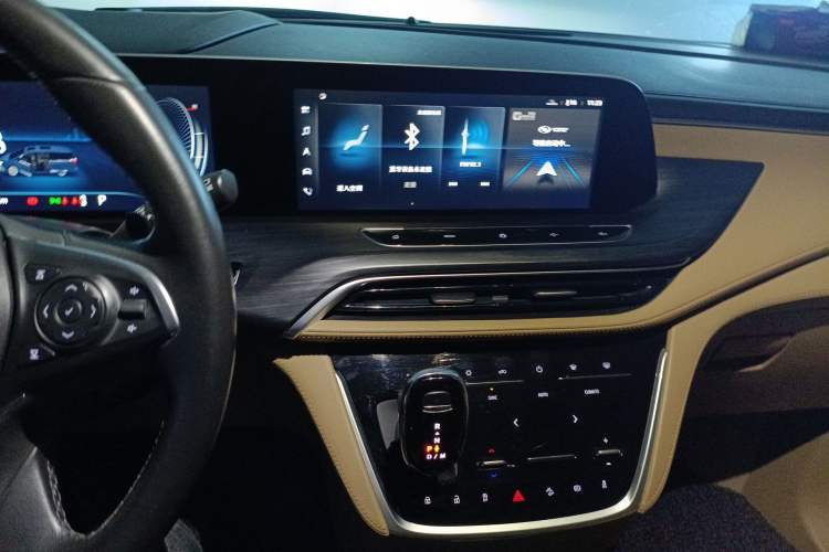 Used Buick GL8 2021 ES Land Cruiser 653T Luxury Edition
