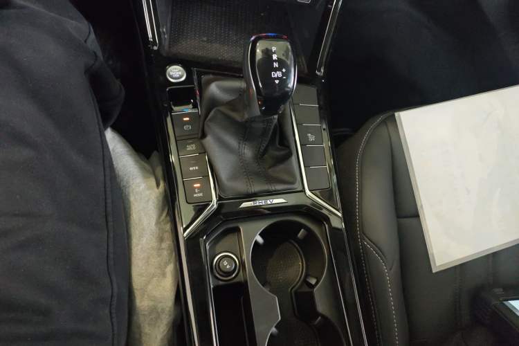 Used Volkswagen Passat New Energy 2025 430 PHEV Hybrid Business Edition Gear Lever