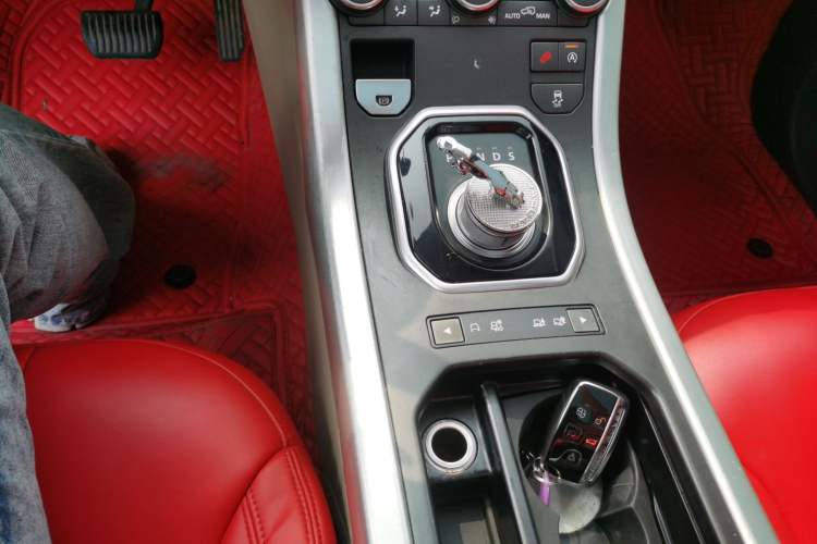 Used Land Rover Range Evoque 2016 2.0T SE Smart Glow Edition
