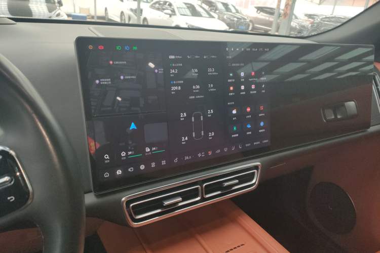 Used Li Auto L8 2023 Pro Model
