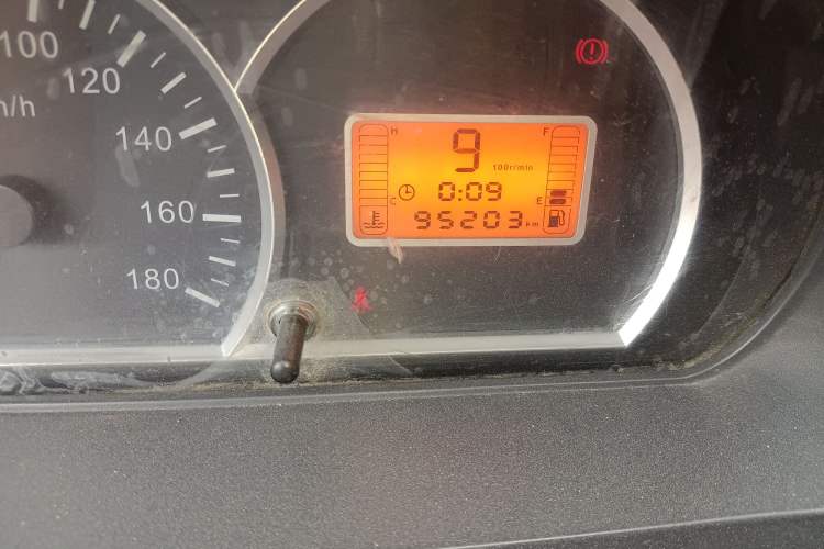 Used BAIC Weiwang 306 2011 1.3L base model 7 seats
