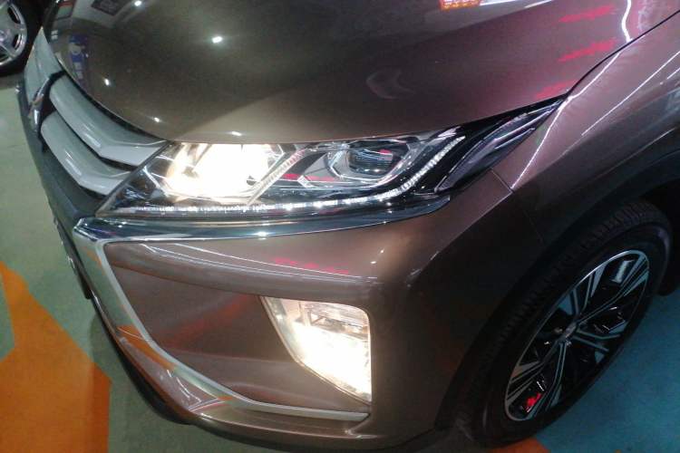 Used Mitsubishi Eclipse Cross 2018 1.5T CVT Two-Wheel Drive Fearless Edition Left Front Headlight