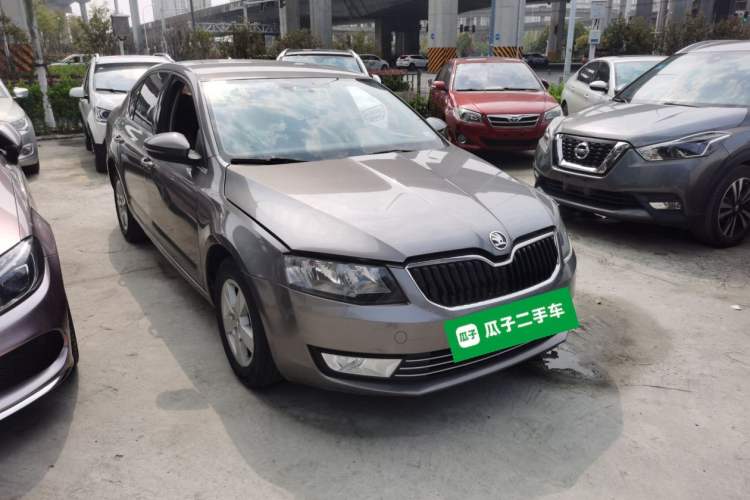 Used Skoda Octavia 2015 1.6L Manual Eado Edition