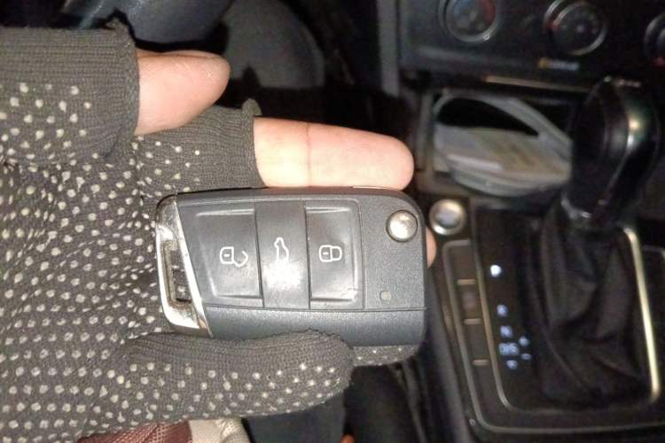 Used Volkswagen Golf 2019 280TSI DSG Luxury Version China VI Standard Vehicle Key