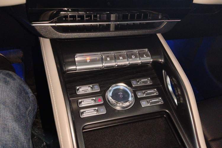 Used Lincoln Nautilus 2023 2.0T All-Wheel-Drive Luxury Hybrid Edition