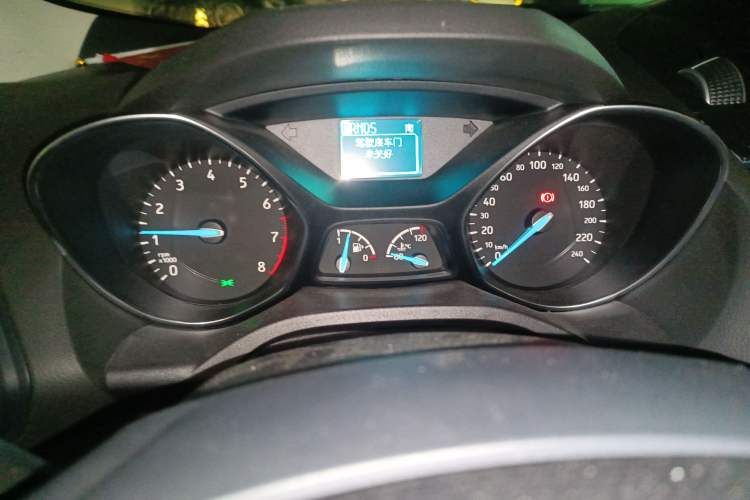 Used Ford Kuga 2017 EcoBoost 180 Two-Wheel-Drive Platinum Edition
