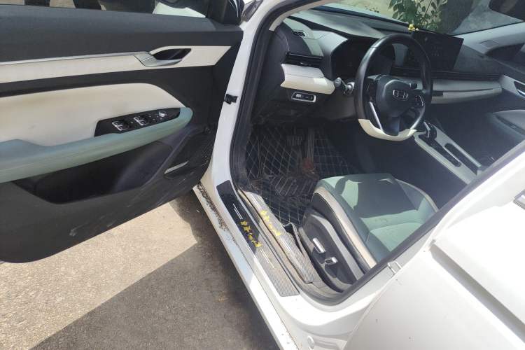 Used Geely Auto Emgrand L HiP 2022 1.5TD-DHT Pro 100KM Super Rui Driver Seat