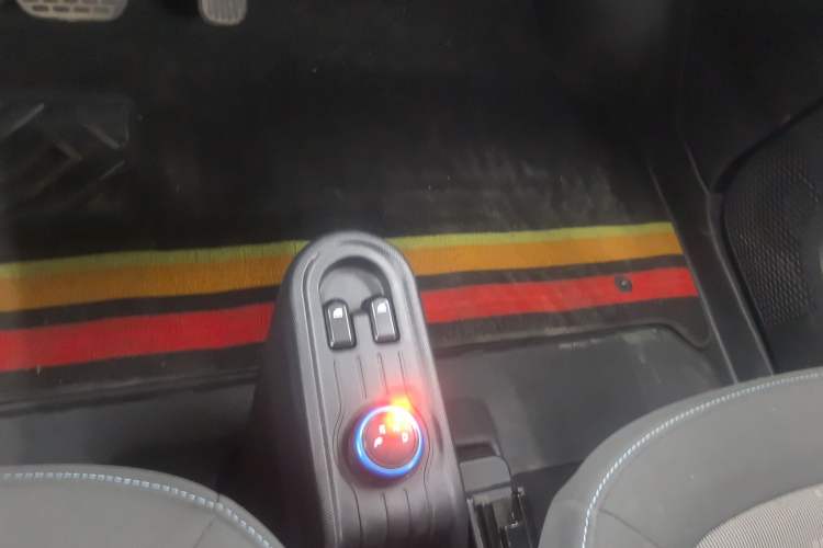 Used Wuling Hongguang MINIEV 2020 Freedom Version Lithium Iron Phosphate Gear Lever