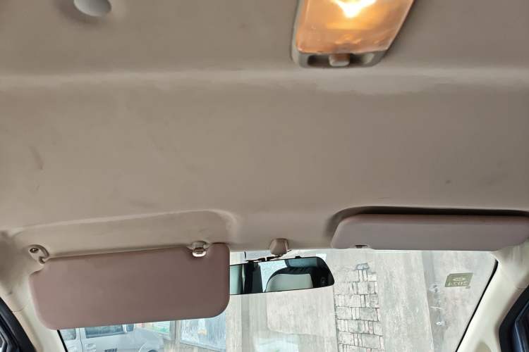 Used GAC Gonow Starry 2013 1.5L Seven-Seater Luxury Model
