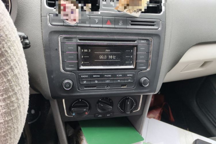 Used Volkswagen Polo 2014 1.6L Automatic Comfort Edition Audio And AC Panel