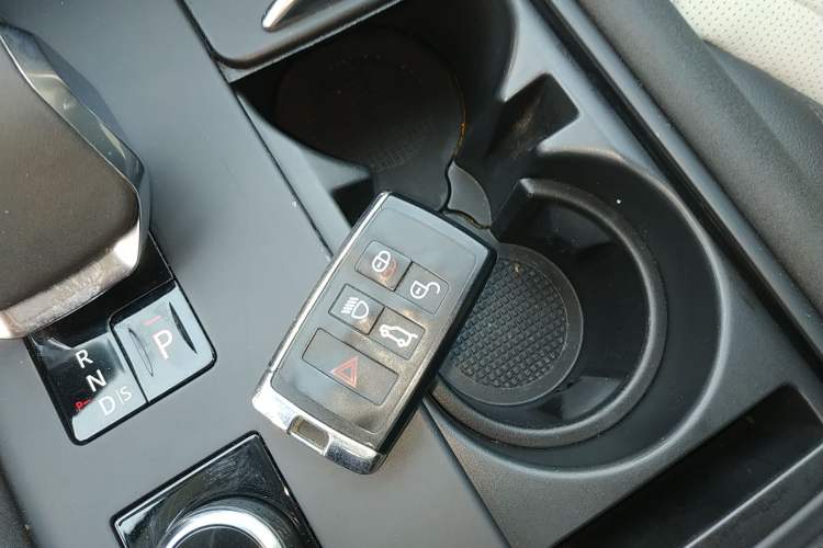 Used Land Rover Discovery 2021 360 PS R-Dynamic S Vehicle Key