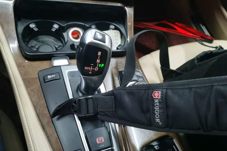 Used BMW 5 Series 2011 528Li Leading Model Gear Lever