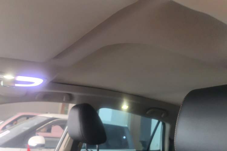 Used BYD Song 2016 1.5TI Manual Luxury Model Headliner