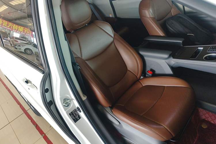 Used Toyota SIENNA 2023 2.5L Hybrid Comfort Edition Right Front Seat