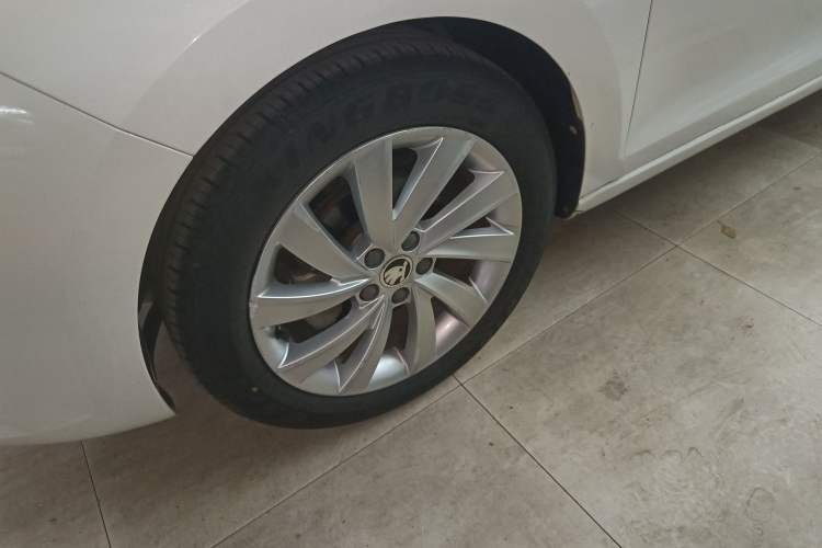 Used Skoda Rapid 2019 1.5L Automatic Comfort Edition China V Standard Left Front Wheel Hub