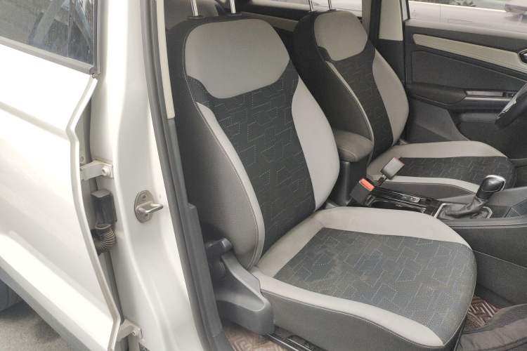 Used Jetta VS5 2023 280TSI Automatic Trend Edition Right Front Seat