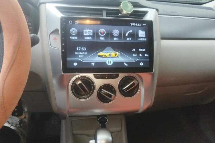 Used Venucia R50 2015 1.6L Automatic Fashion Edition Audio And AC Panel