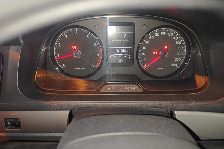 Used Volkswagen Gran Lavida 2013 1.6L Manual Fashion Model Instrument Cluster