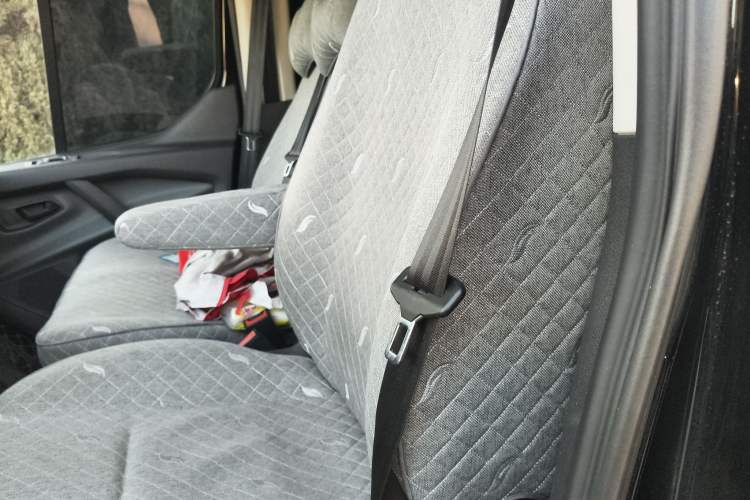 Used Ford Transit 2019 2.0T Diesel Multi-Purpose Commercial Vehicle Short Wheelbase Low Roof 6-Seater China VI Standard