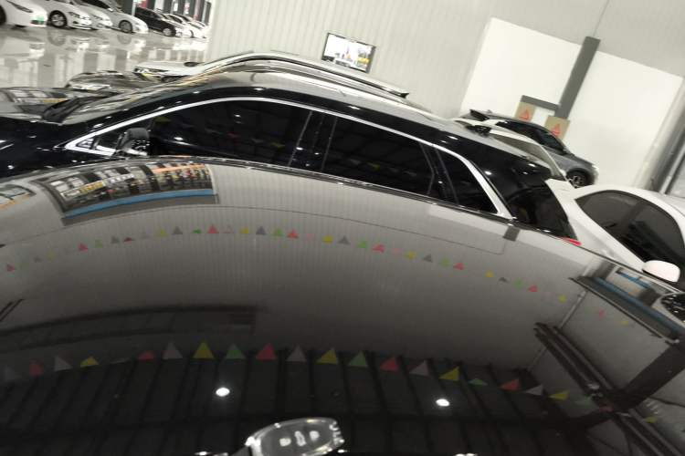 Used Hongqi E-QM5 2022 431 km Charge & Enjoy Edition Roof