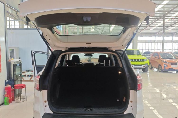 Used Ford Kuga 2017 EcoBoost 180 Two-Wheel-Drive Elite Trim
